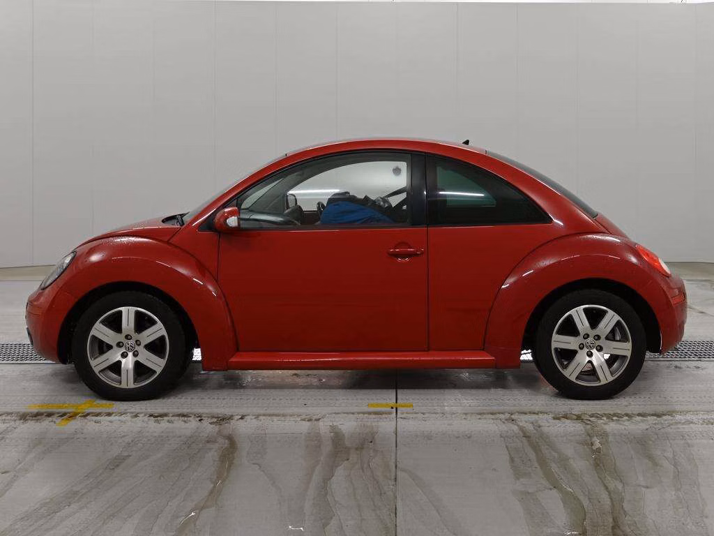 VOLKSWAGEN BEETLE