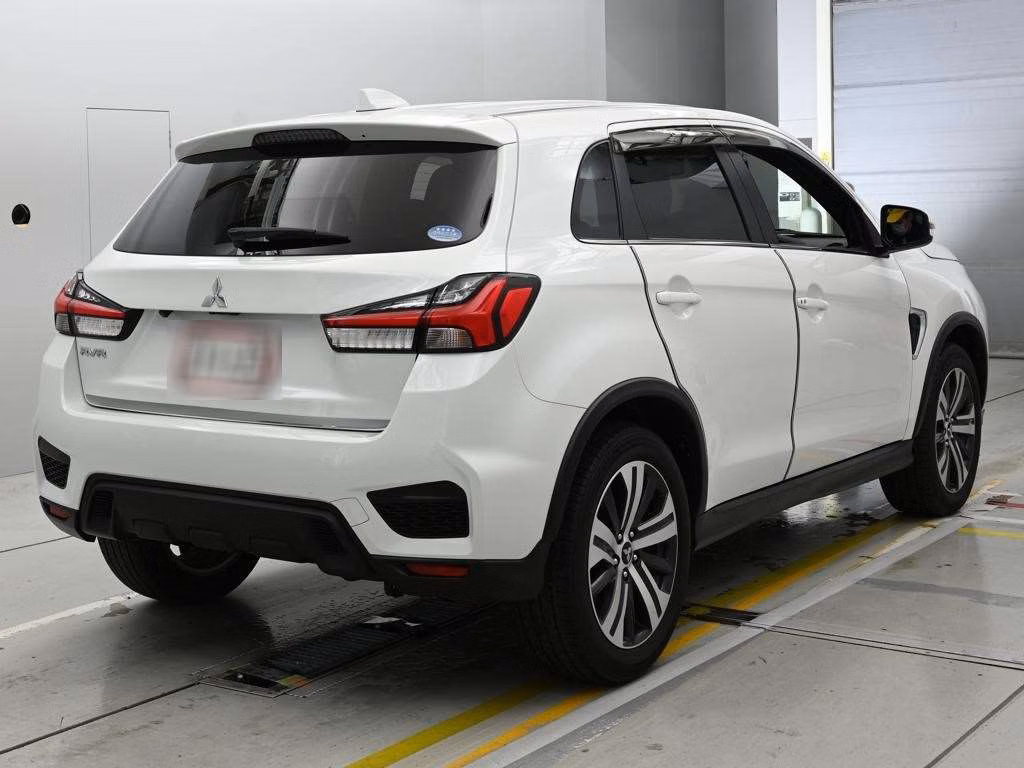 MITSUBISHI RVR