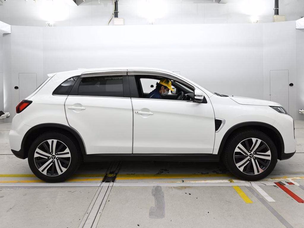 MITSUBISHI RVR
