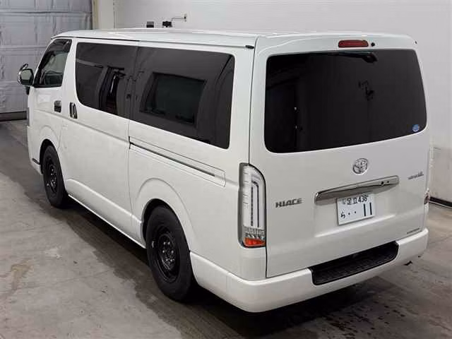 TOYOTA REGIUS ACE