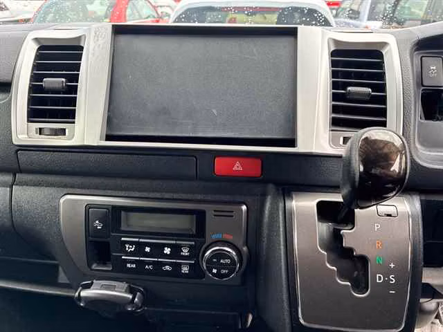 TOYOTA REGIUS ACE