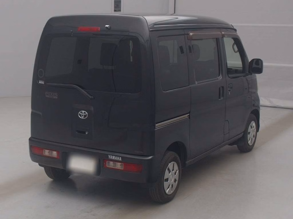 TOYOTA PIXIS VAN