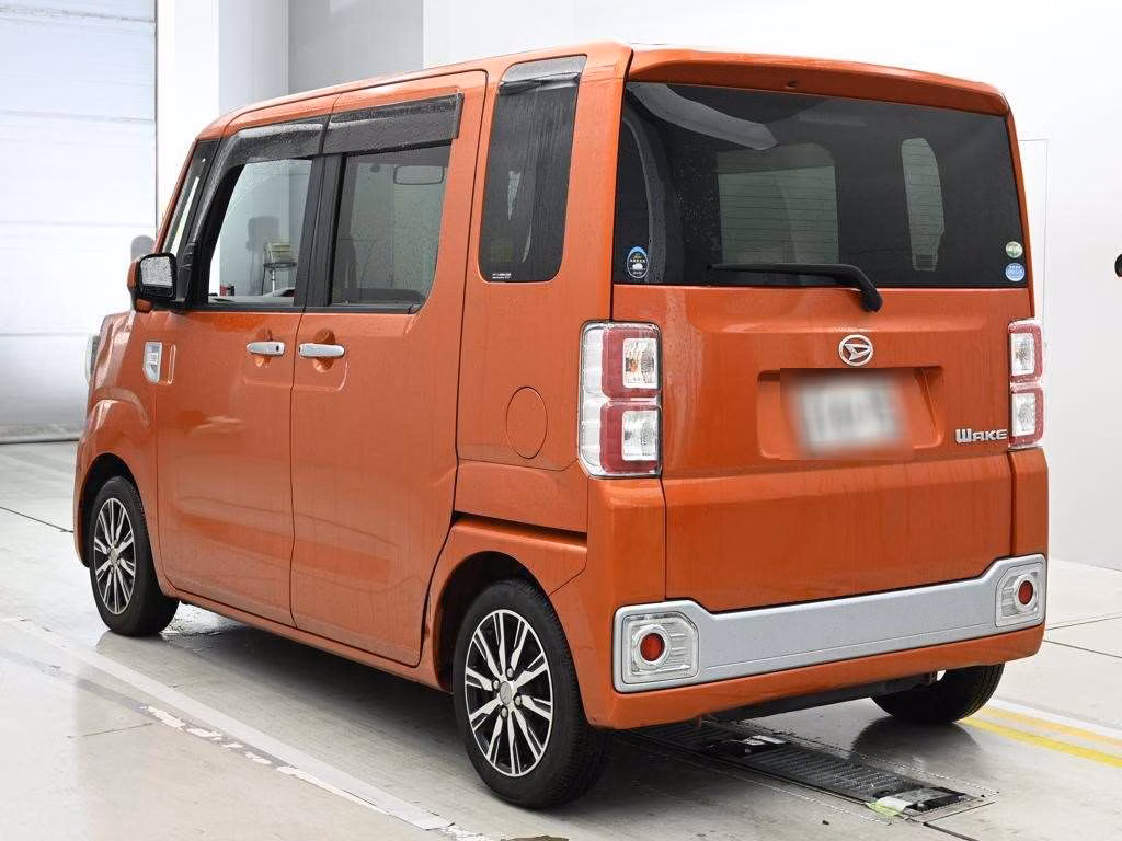 DAIHATSU WAKE