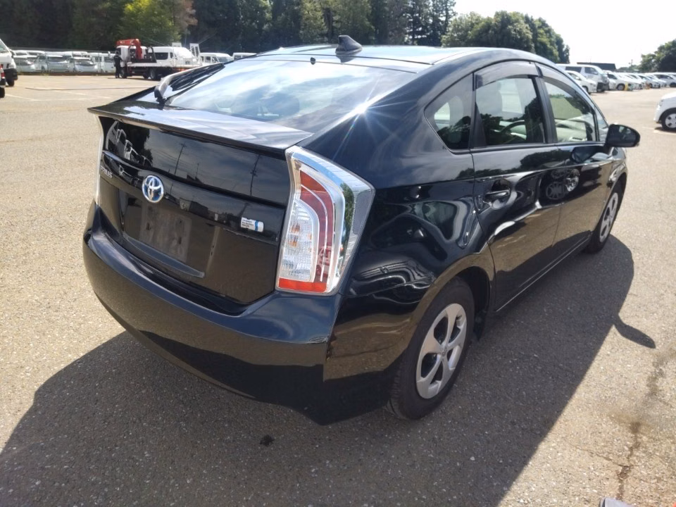 TOYOTA PRIUS