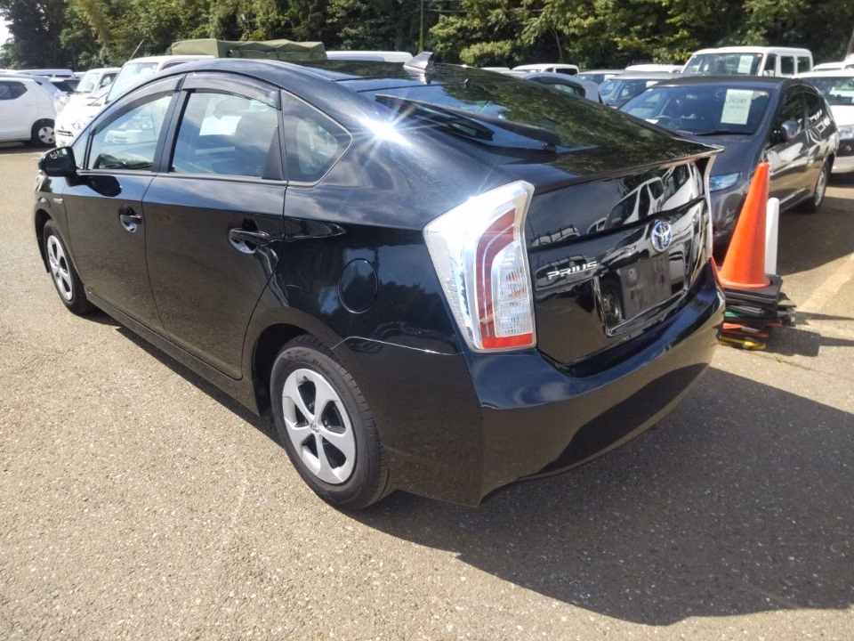 TOYOTA PRIUS