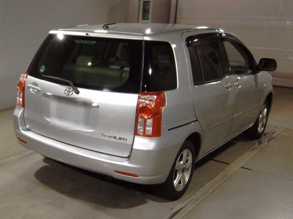 TOYOTA RAUM