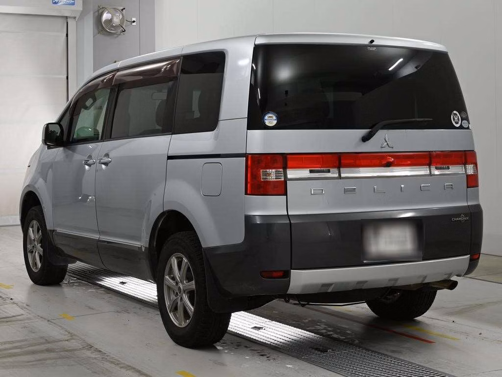 MITSUBISHI DELICA D:5