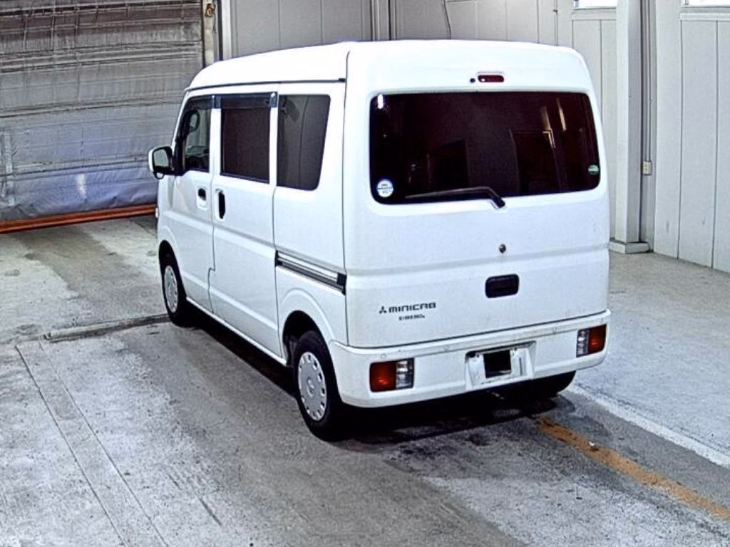 MITSUBISHI MINICAB