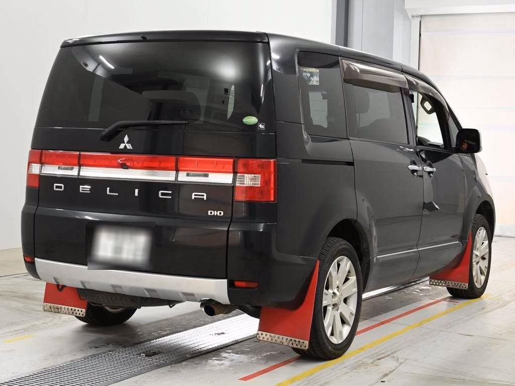 MITSUBISHI DELICA D:5