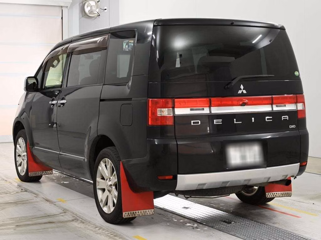 MITSUBISHI DELICA D:5