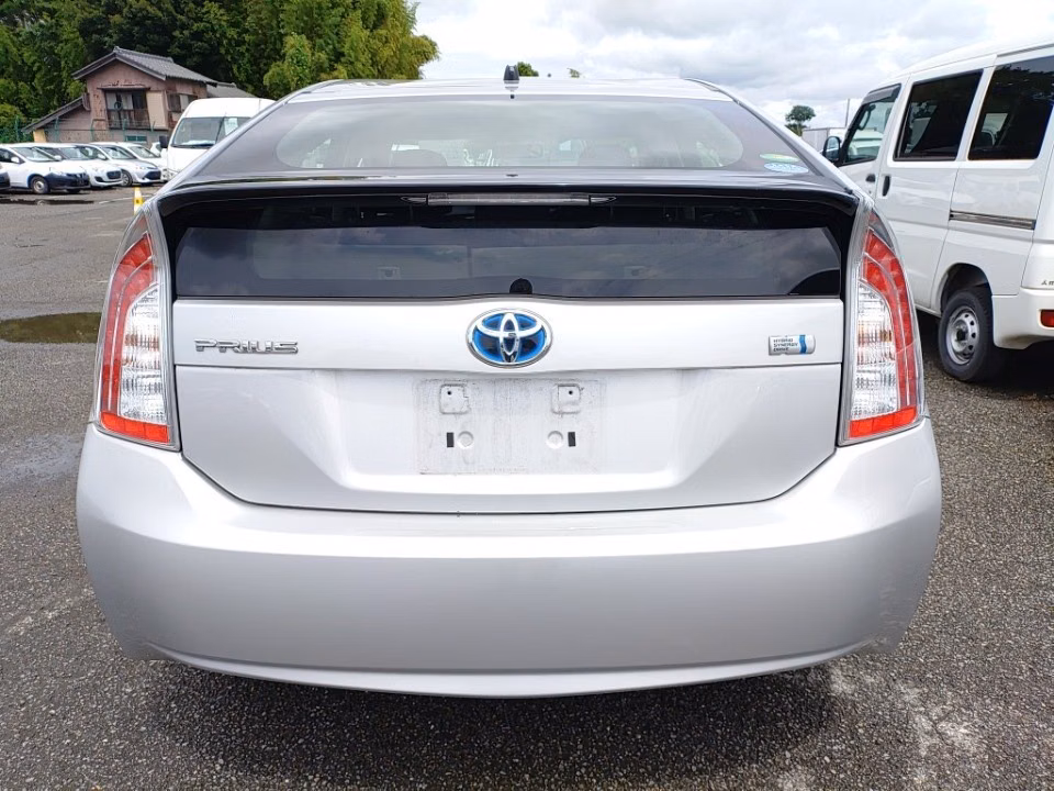 TOYOTA PRIUS