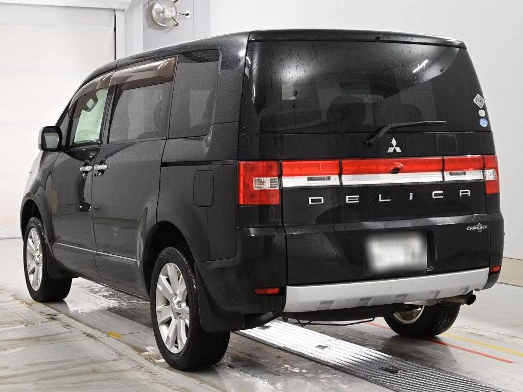 MITSUBISHI DELICA D:5