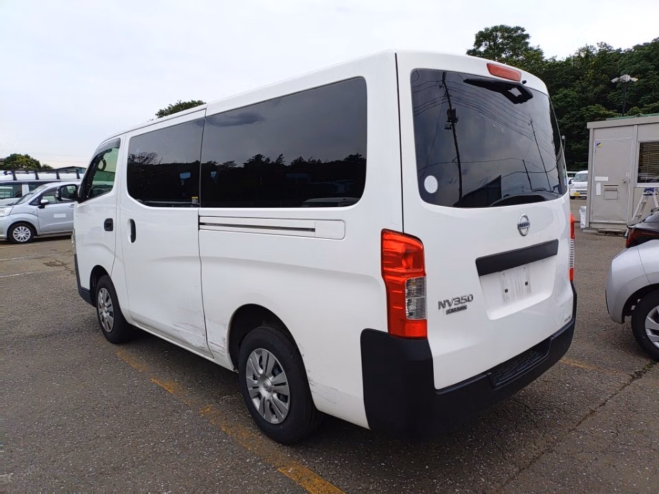 NISSAN NV350 CARAVAN