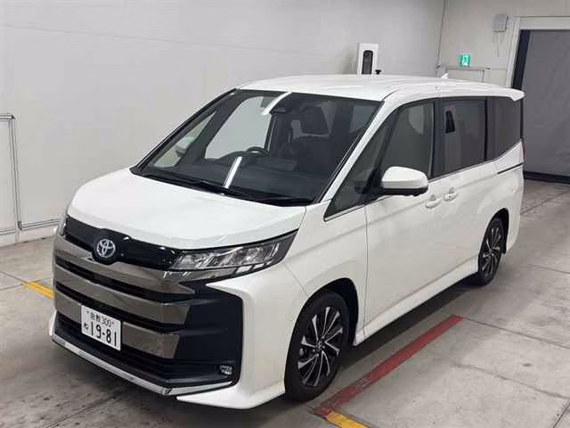 TOYOTA NOAH