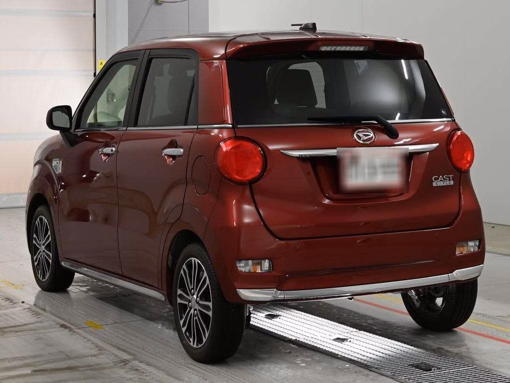 DAIHATSU CAST