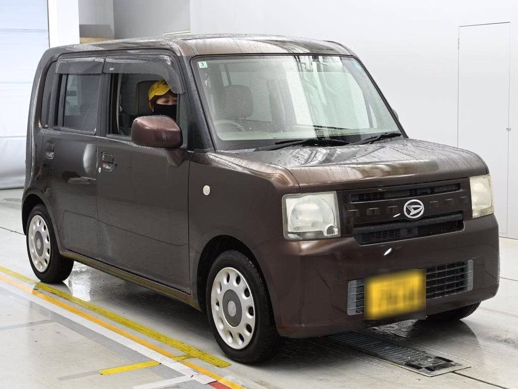 DAIHATSU MOVE CONTE