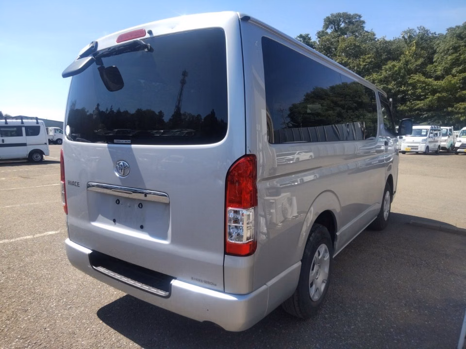 TOYOTA REGIUS ACE