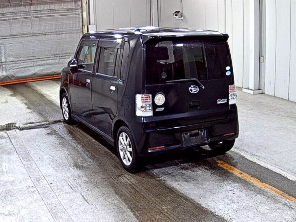 DAIHATSU MOVE CONTE