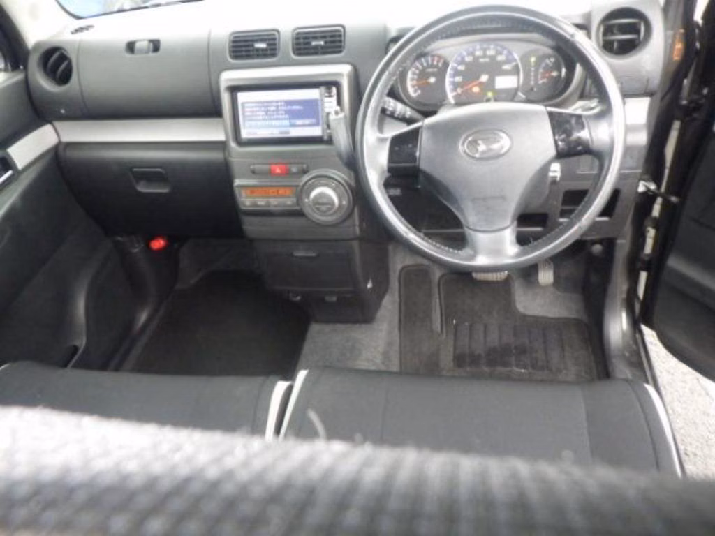 DAIHATSU MOVE CONTE