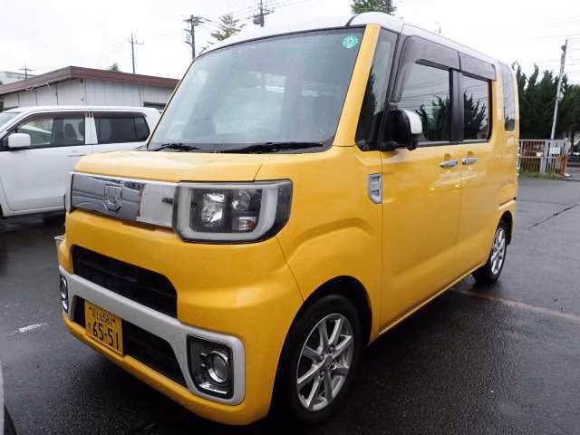 DAIHATSU WAKE
