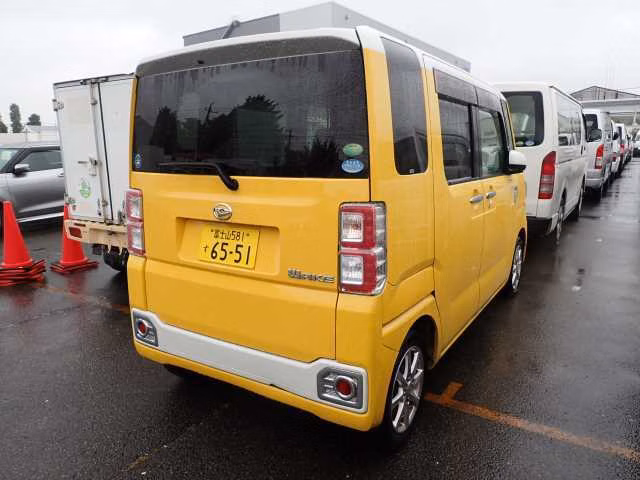 DAIHATSU WAKE