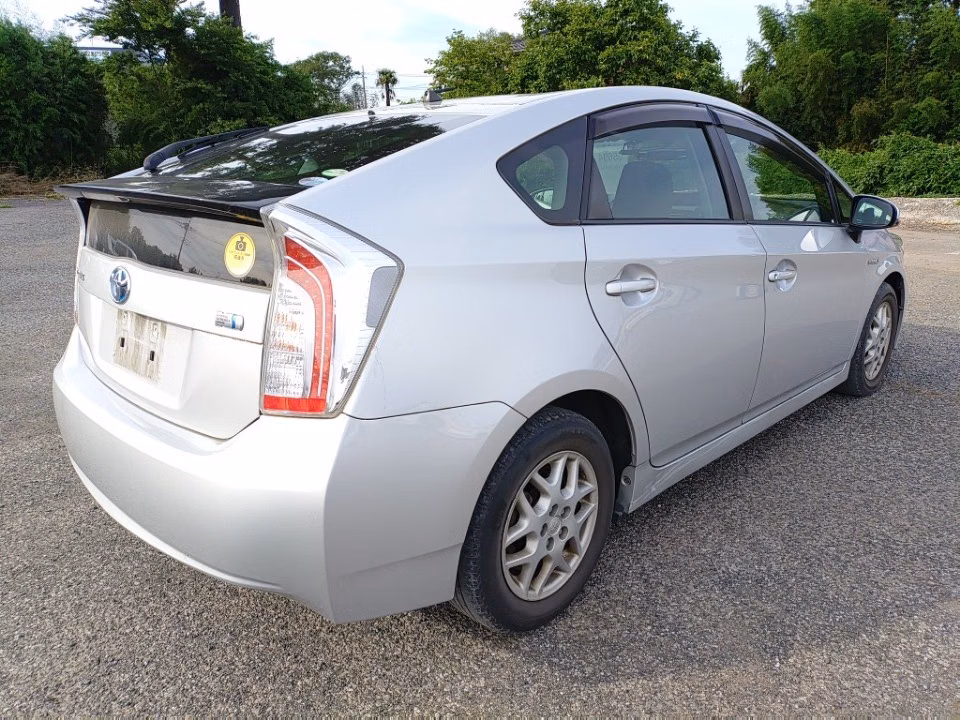 TOYOTA PRIUS