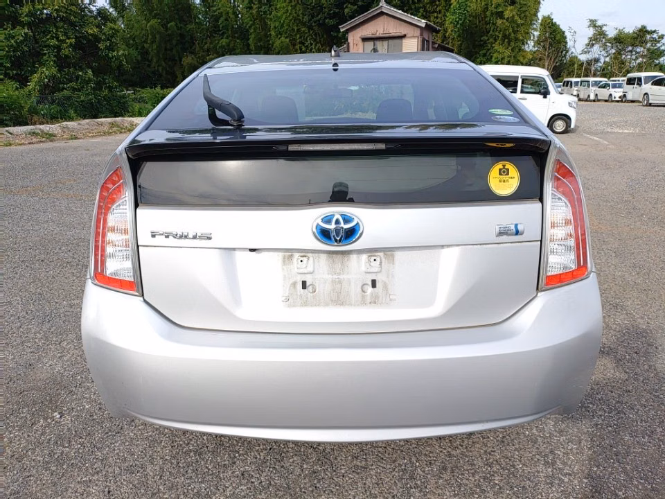 TOYOTA PRIUS