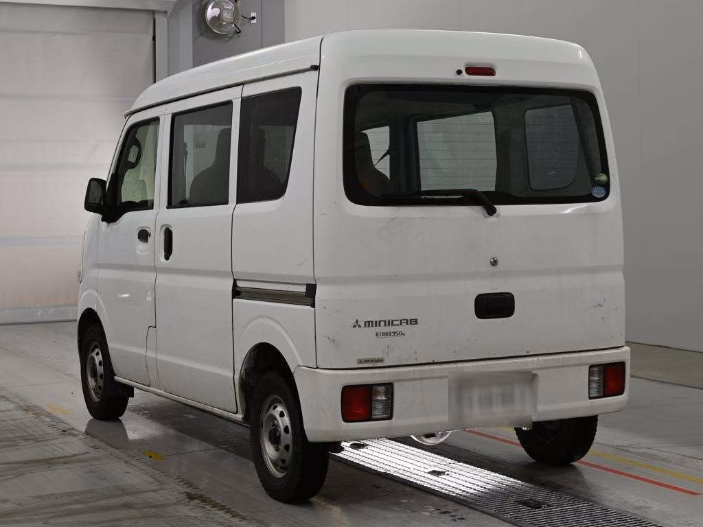 MITSUBISHI MINICAB