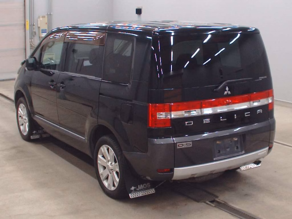 MITSUBISHI DELICA D:5