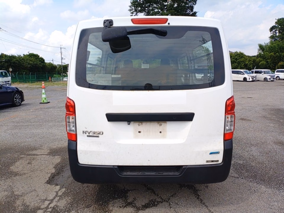 NISSAN NV350 CARAVAN
