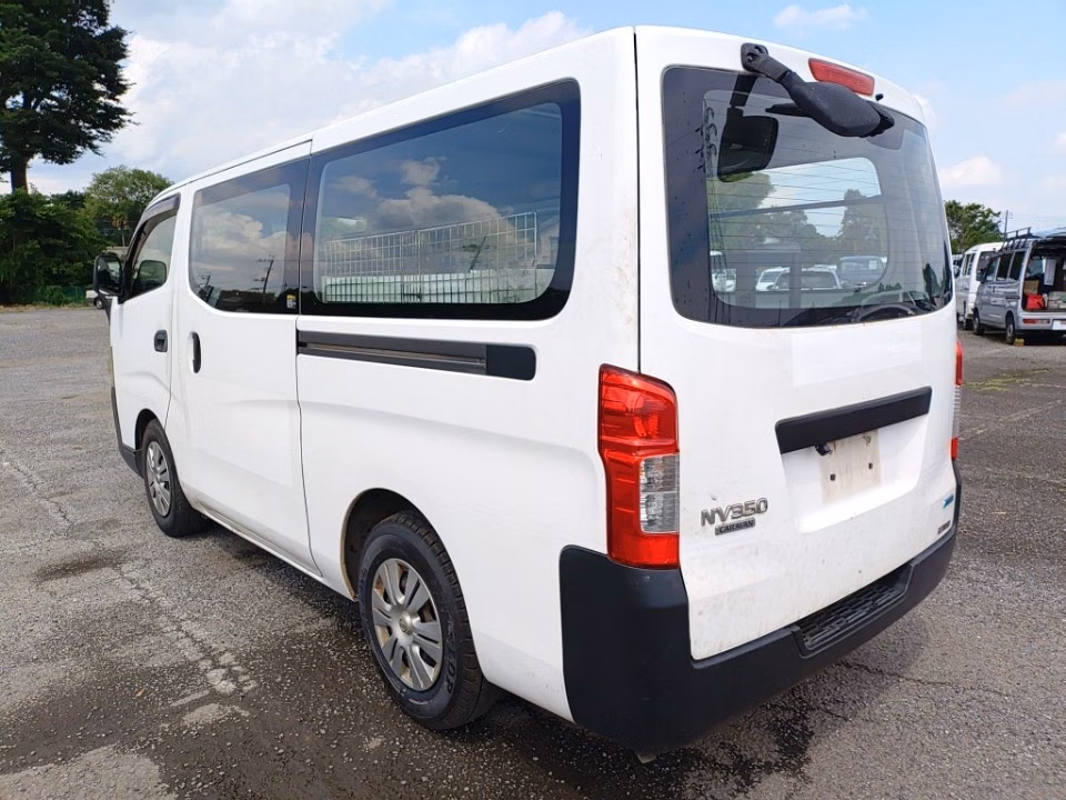 NISSAN NV350 CARAVAN