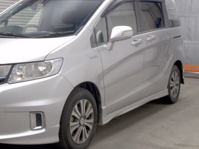 HONDA FREED SPIKE