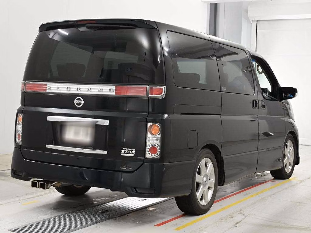NISSAN ELGRAND