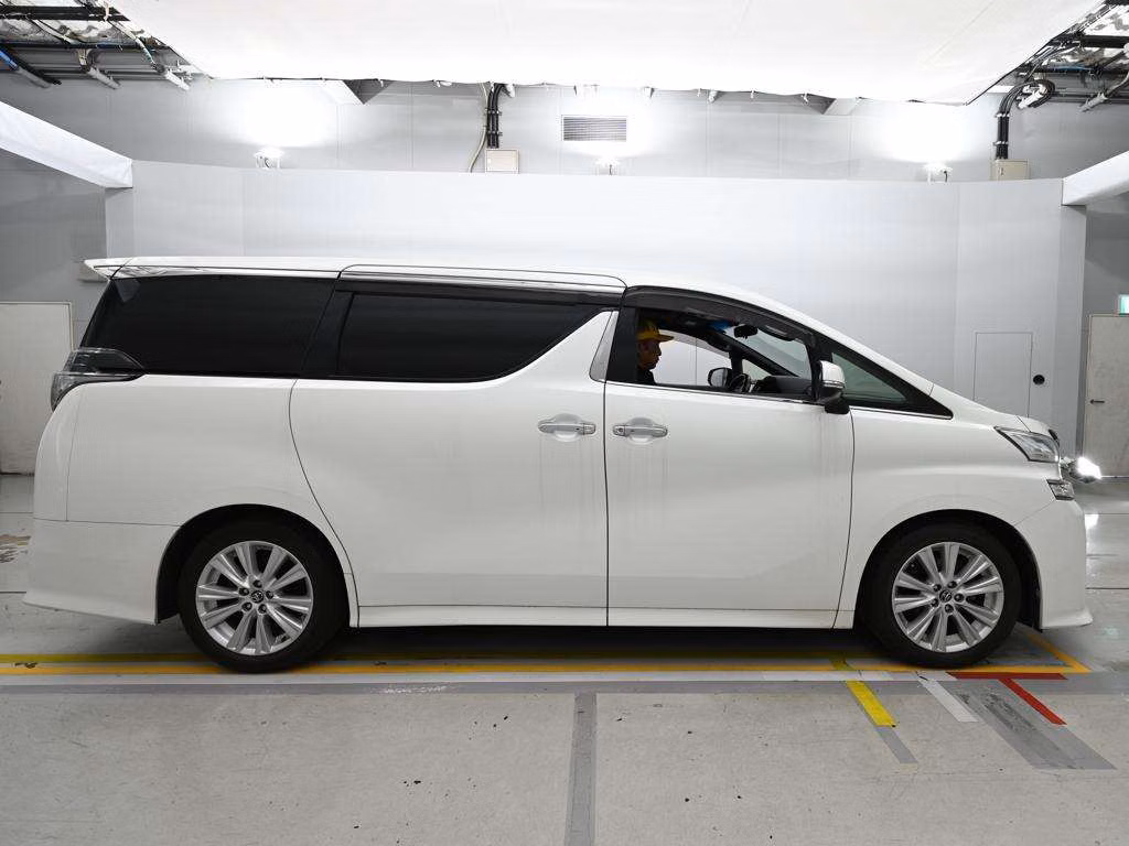 TOYOTA VELLFIRE