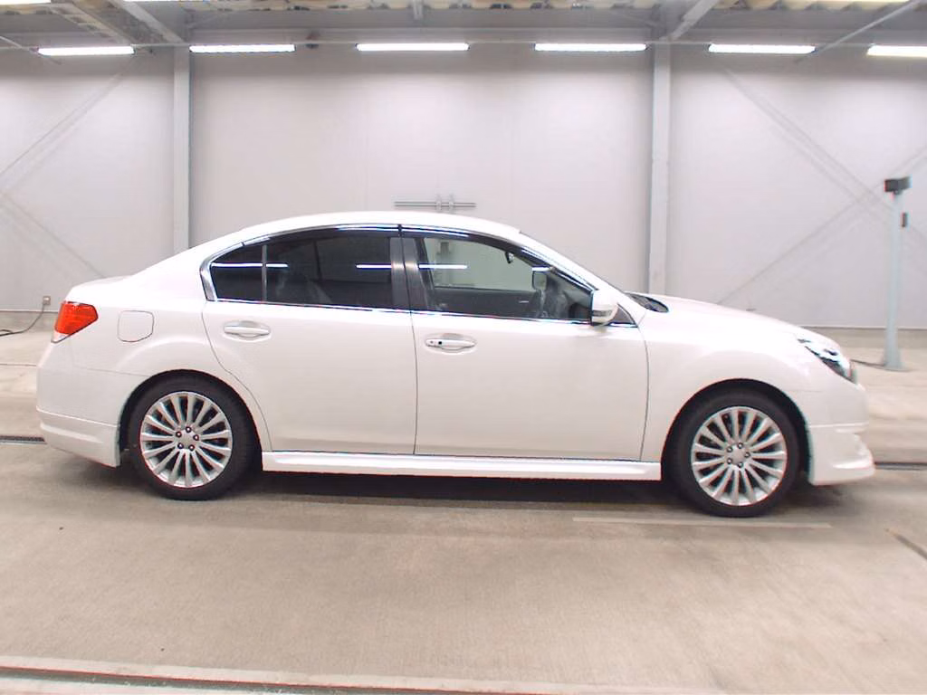 SUBARU LEGACY B4