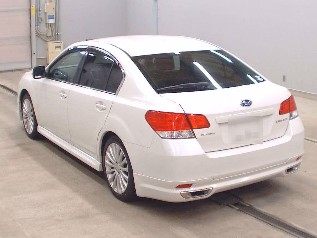 SUBARU LEGACY B4