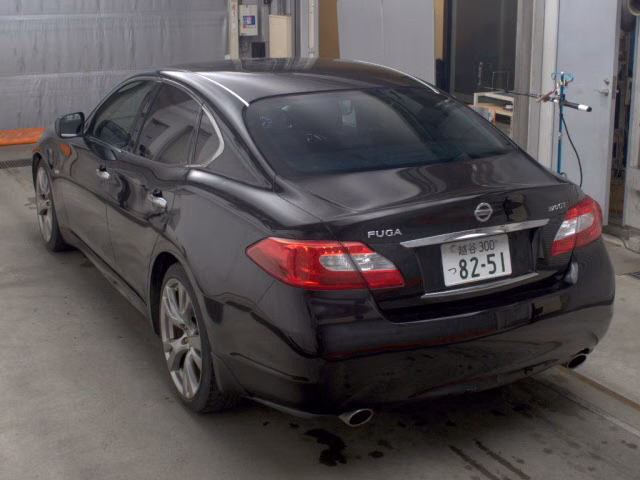 NISSAN FUGA