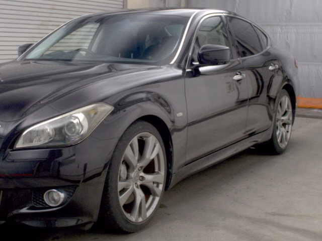 NISSAN FUGA
