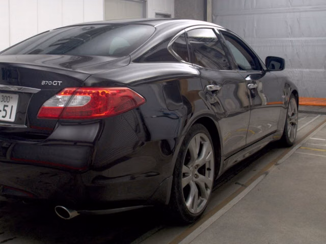 NISSAN FUGA
