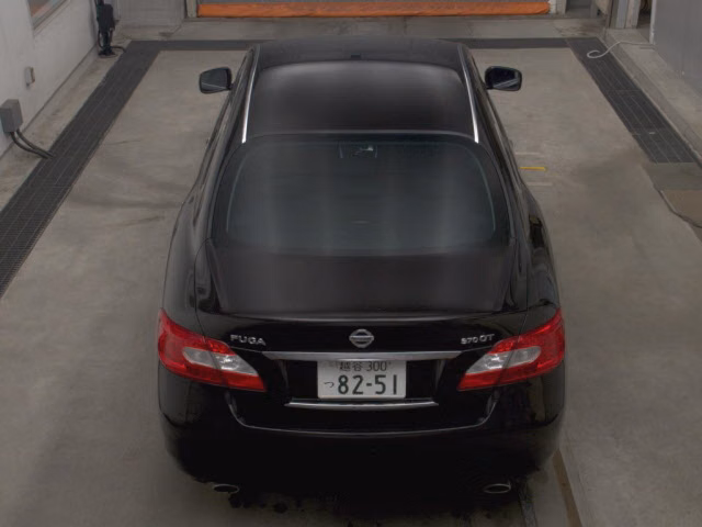 NISSAN FUGA