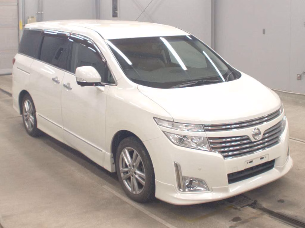 NISSAN ELGRAND