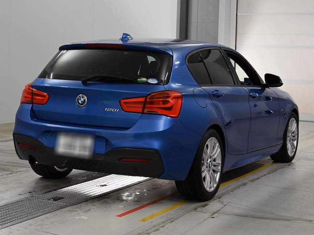 BMW 1-SERIES