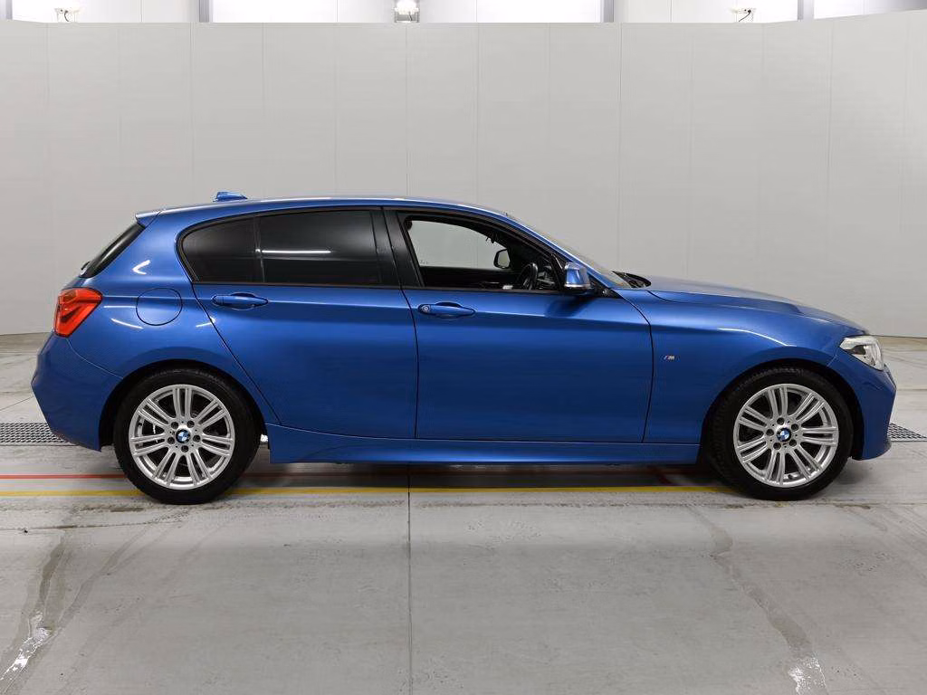 BMW 1-SERIES