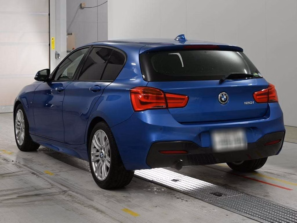 BMW 1-SERIES