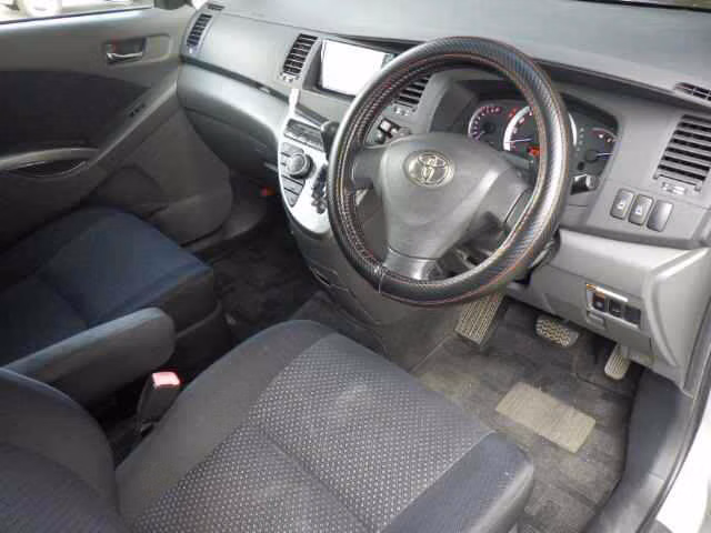 TOYOTA ISIS