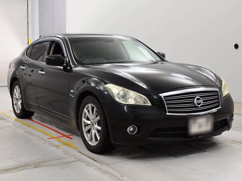 NISSAN FUGA