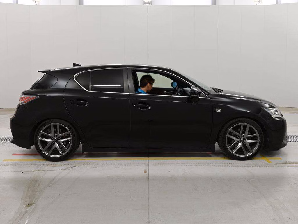 LEXUS CT200H