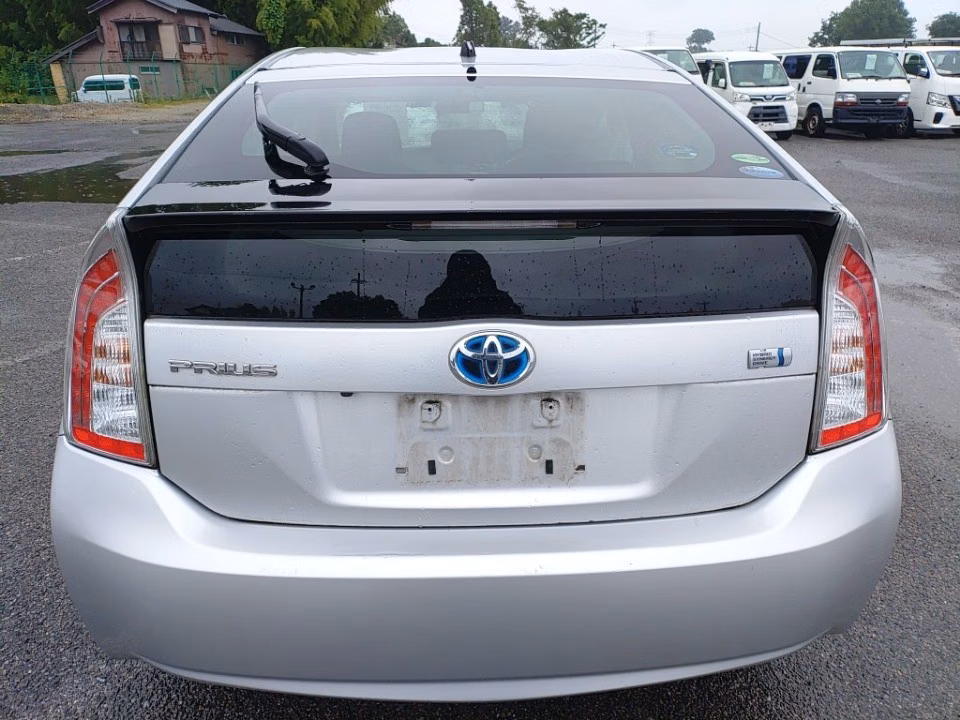 TOYOTA PRIUS