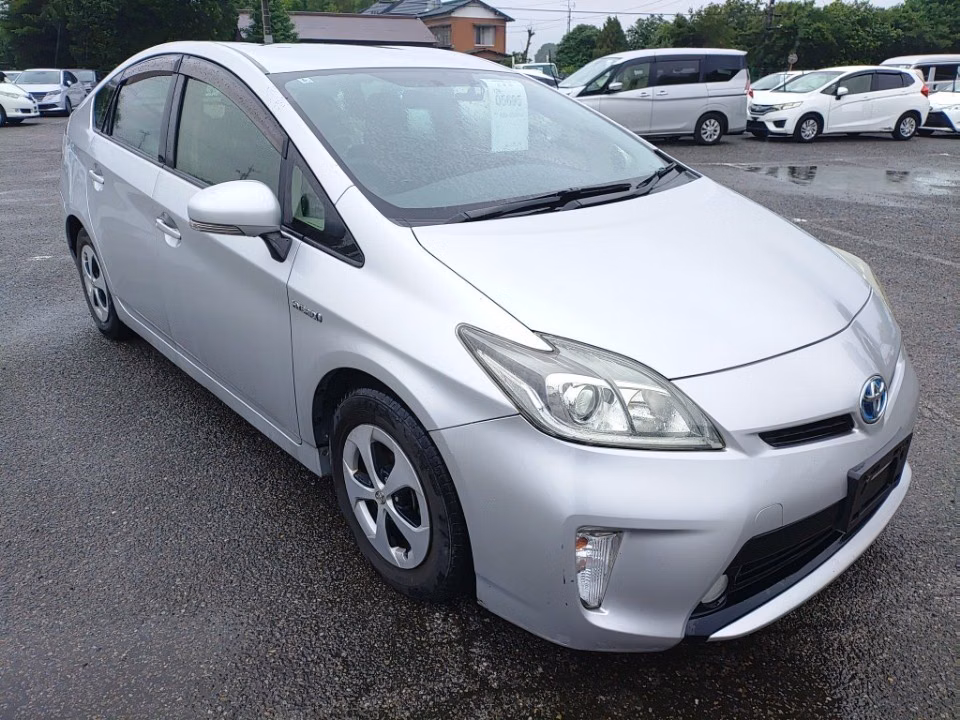 TOYOTA PRIUS