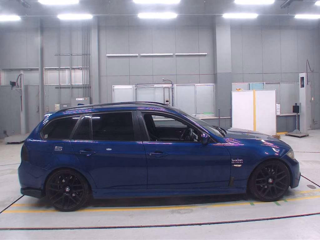 BMW 3-SERIES